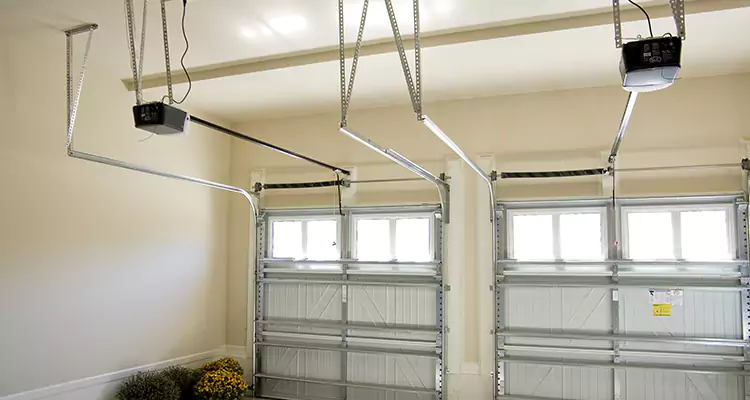 Residential Emergency Garage Door Repair in Palm City, FL