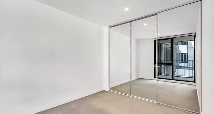 Why Homeowners Choose Us for Sliding Mirror Door Replacement in Palm City, FL